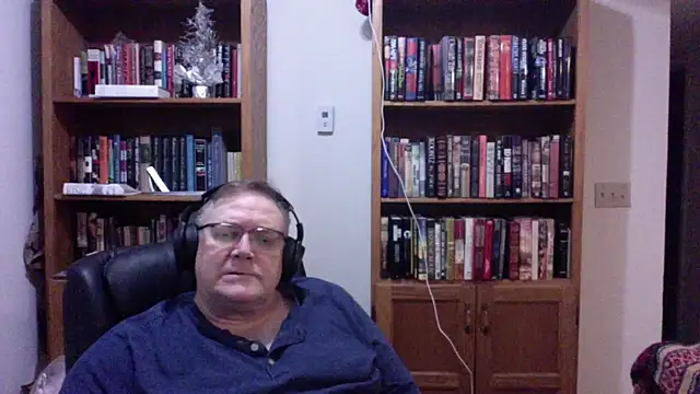 Snapshot of Vinyl22@xh chatting on June 30, 2026, 2:00 am Vinyl22xh online show from June 30, 2026, 2:00 am