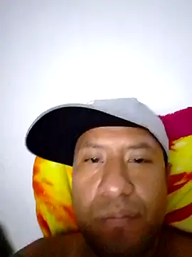 Snapshot of Ruloluna chatting on October 15, 2025, 10:01 am Ruloluna online show from October 15, 2025, 10:01 am