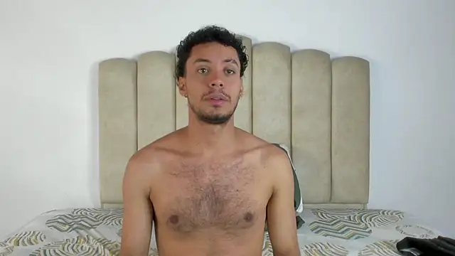 Snapshot of aroncooper1 chatting on October 9, 2025, 1:33 pm aroncooper1 online show from October 9, 2025, 1:33 pm