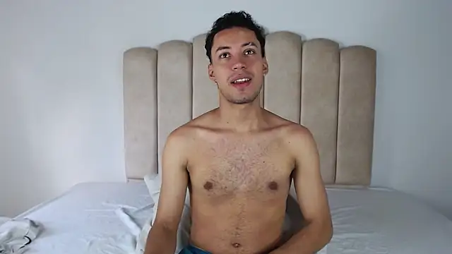 Snapshot of aroncooper1 chatting on November 11, 2025, 9:09 pm aroncooper1 online show from November 11, 2025, 9:09 pm