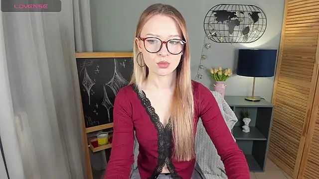 elliupp online show from April 17, 2026, 3:59 pm