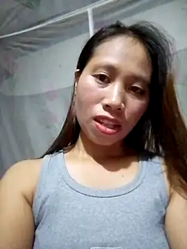 Snapshot of ruby-00 chatting on October 13, 2025, 10:43 pm ruby-00 online show from October 13, 2025, 10:43 pm