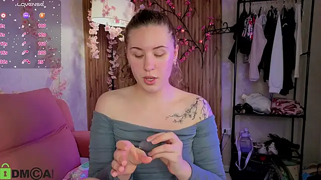 Snapshot of Elsie_Cutties chatting on November 13, 2025, 10:08 am Elsie Cutties online show from November 13, 2025, 10:08 am