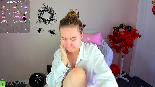 Snapshot of Elsie_Cutties chatting on November 1, 2025, 1:12 am Elsie Cutties online show from November 1, 2025, 1:12 am