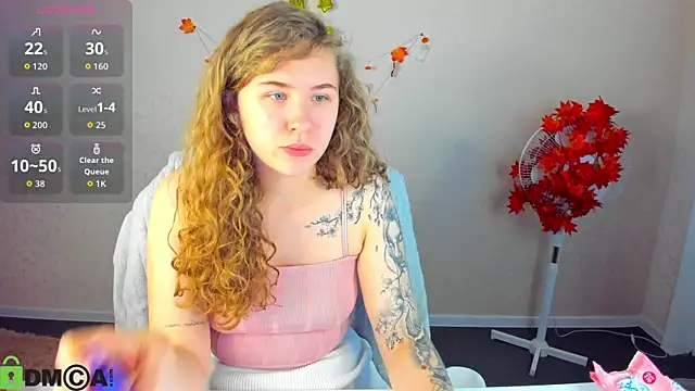 Snapshot of Elsie_Cutties chatting on October 31, 2025, 1:02 am Elsie Cutties online show from October 31, 2025, 1:02 am