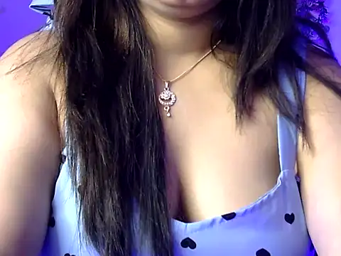 Aaliya02 online show from April 9, 2026, 3:19 am