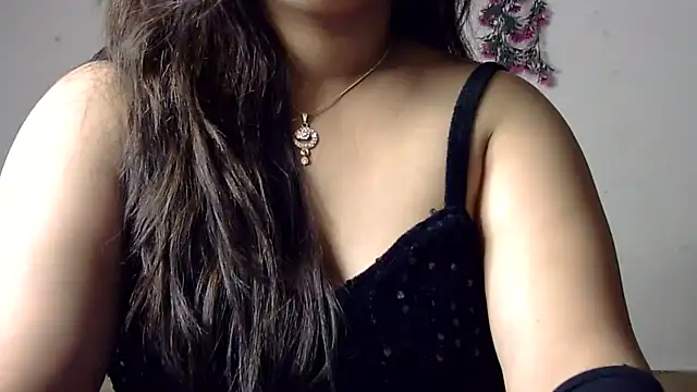 Snapshot of Aaliya02 chatting on June 18, 2026, 10:42 am Aaliya02 online show from June 18, 2026, 10:42 am
