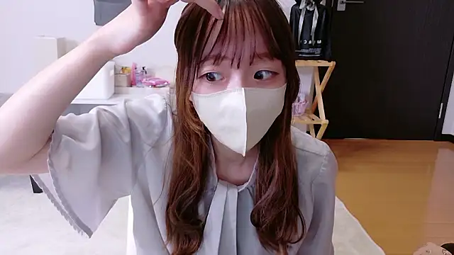 Snapshot of saku_sakura_ chatting on October 13, 2025, 8:05 am saku sakura online show from October 13, 2025, 8:05 am