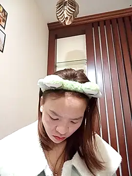    Dorry02    online show from December 17, 2025, 6:18 am