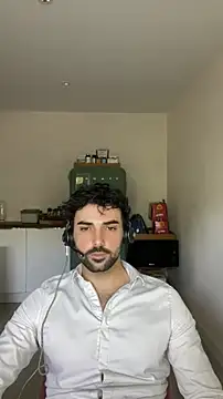 Snapshot of eauminerale chatting on May 27, 2026, 11:50 am eauminerale online show from May 27, 2026, 11:50 am