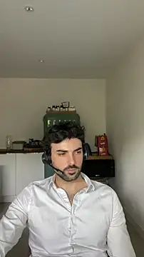Snapshot of eauminerale chatting on May 29, 2026, 12:00 pm eauminerale online show from May 29, 2026, 12:00 pm