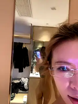 Snapshot of miumiu-66 chatting on November 7, 2025, 3:33 am miumiu-66 online show from November 7, 2025, 3:33 am