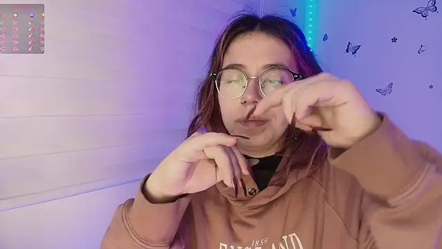 Snapshot of sweettvera chatting on November 15, 2025, 10:52 am sweettvera online show from November 15, 2025, 10:52 am