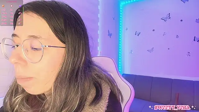 sweettvera online show from April 15, 2026, 4:22 pm