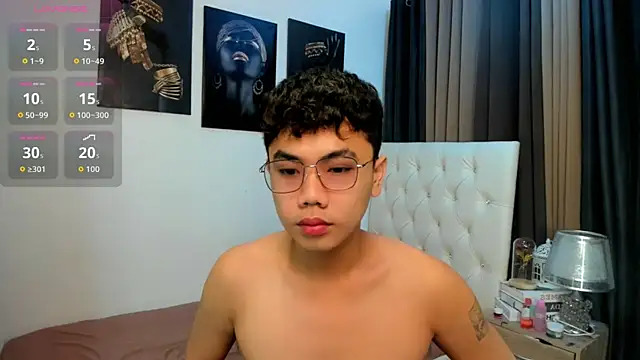 Snapshot of JuliuswildCock chatting on October 9, 2025, 5:57 pm JuliuswildCock online show from October 9, 2025, 5:57 pm