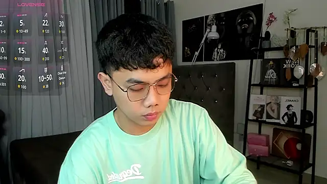 Snapshot of JuliuswildCock chatting on October 5, 2025, 4:53 pm JuliuswildCock online show from October 5, 2025, 4:53 pm