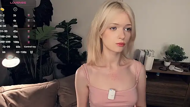 LaureMestler online show from April 8, 2026, 9:11 am