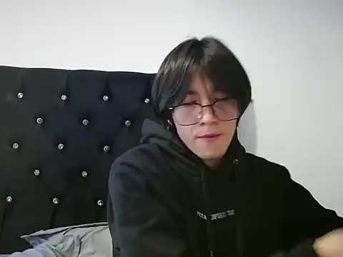 Snapshot of Matti_Mendez_ chatting on June 17, 2026, 8:41 pm Matti Mendez online show from June 17, 2026, 8:41 pm