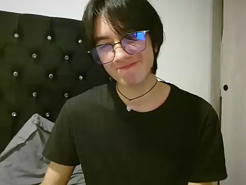 Snapshot of Matti_Mendez_ chatting on June 24, 2026, 11:24 pm Matti Mendez online show from June 24, 2026, 11:24 pm
