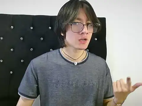 Snapshot of Matti_Mendez_ chatting on July 9, 2026, 3:55 pm Matti Mendez online show from July 9, 2026, 3:55 pm
