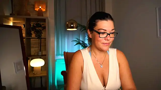 mrs fllowerr online show from September 30, 2025, 2:12 pm