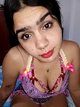 Snapshot of Sashalana chatting on February 1, 2026, 10:35 am Sashalana online show from February 1, 2026, 10:35 am