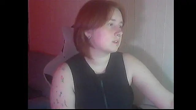 Snapshot of cranberryAlissa chatting on October 16, 2025, 6:05 pm cranberryAlissa online show from October 16, 2025, 6:05 pm
