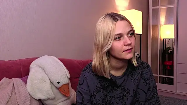 Snapshot of KelleDomin chatting on October 26, 2025, 7:36 pm KelleDomin online show from October 26, 2025, 7:36 pm