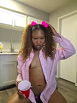 tokyobelle online show from April 12, 2026, 1:47 pm