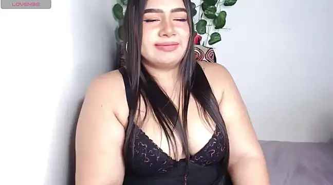 Snapshot of vivianepierss chatting on February 26, 2025, 7:55 am vivianepierss online show from February 26, 2025, 7:55 am