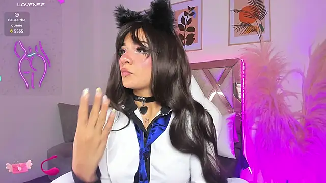 akira 09  online show from November 5, 2025, 12:52 pm