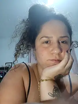 Snapshot of Moranguinha2234 chatting on February 28, 2026, 4:01 am Moranguinha2234 online show from February 28, 2026, 4:01 am