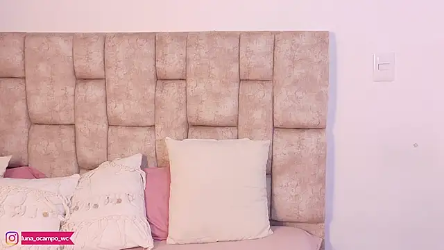 Snapshot of LunaOcampo_ chatting on November 29, 2025, 7:41 am LunaOcampo online show from November 29, 2025, 7:41 am