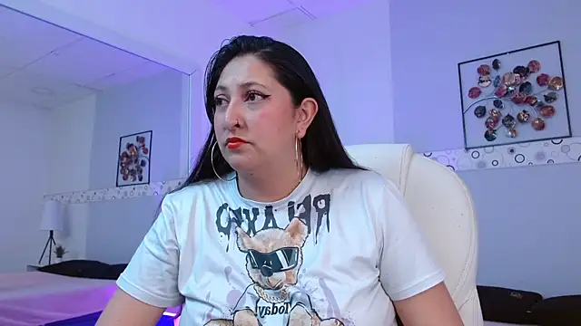 Snapshot of Kata_Rosse chatting on October 5, 2025, 3:30 am Kata Rosse online show from October 5, 2025, 3:30 am