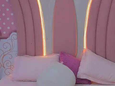 Snapshot of SofiaaBigBoobs chatting on November 25, 2025, 12:16 pm SofiaaBigBoobs online show from November 25, 2025, 12:16 pm