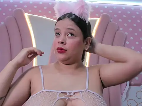 Snapshot of SofiaaBigBoobs chatting on November 6, 2025, 12:20 pm SofiaaBigBoobs online show from November 6, 2025, 12:20 pm