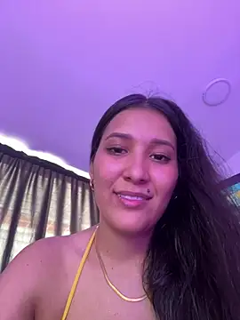 Snapshot of IsabellaJoness_ chatting on February 4, 2026, 8:15 pm IsabellaJoness online show from February 4, 2026, 8:15 pm