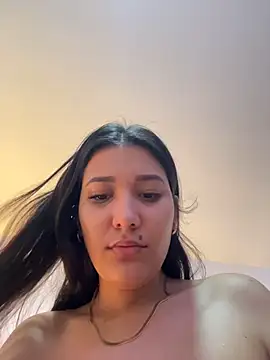 Snapshot of IsabellaJoness_ chatting on February 15, 2026, 12:15 pm IsabellaJoness online show from February 15, 2026, 12:15 pm