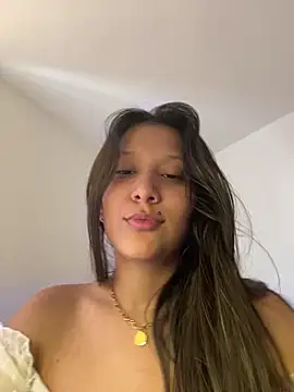 Snapshot of IsabellaJoness_ chatting on December 15, 2025, 8:14 pm IsabellaJoness online show from December 15, 2025, 8:14 pm