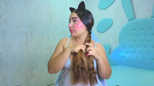 Mia Cuttee online show from November 23, 2025, 3:27 am