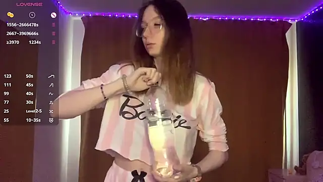 KrystinFunches online show from November 1, 2025, 8:19 am