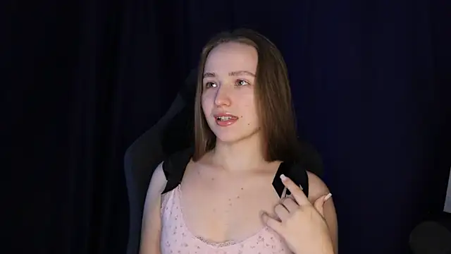 Snapshot of Keily8 chatting on October 12, 2025, 9:05 pm Keily8 online show from October 12, 2025, 9:05 pm
