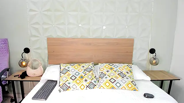 ValeryTrans  online show from April 17, 2026, 1:25 pm