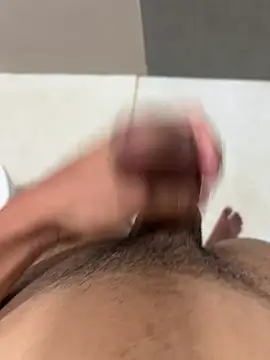 henrique61 online show from April 14, 2026, 9:31 pm