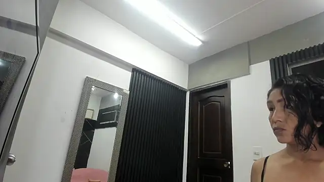 Snapshot of emperatris_23 chatting on December 1, 2025, 11:55 am emperatris 23 online show from December 1, 2025, 11:55 am