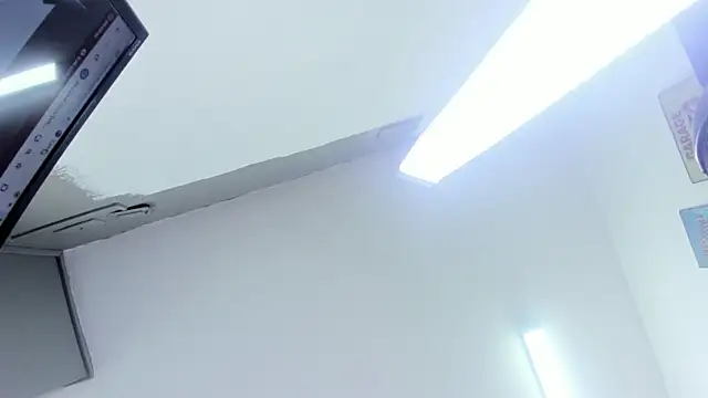 Snapshot of emperatris_23 chatting on November 19, 2025, 11:32 am emperatris 23 online show from November 19, 2025, 11:32 am