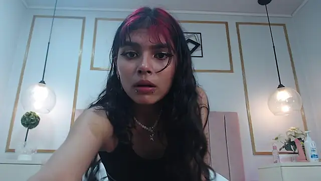 Snapshot of Raven_Rox chatting on October 1, 2025, 7:51 pm Raven Rox online show from October 1, 2025, 7:51 pm