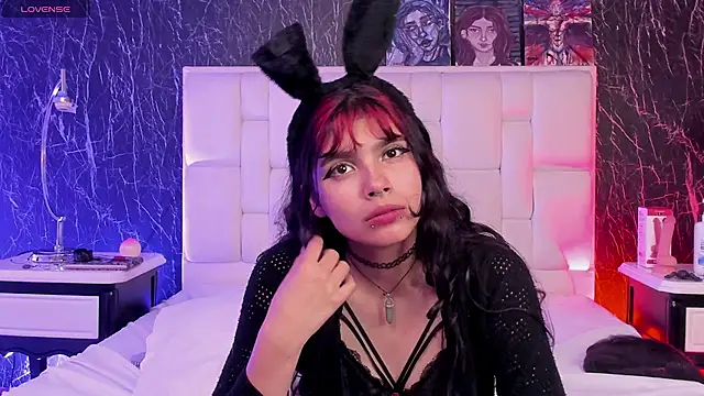 Snapshot of Raven_Rox chatting on October 17, 2025, 4:16 am Raven Rox online show from October 17, 2025, 4:16 am