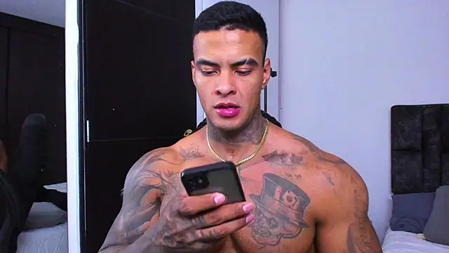 Snapshot of binmontana_ chatting on September 27, 2025, 11:00 pm binmontana  online show from September 27, 2025, 11:00 pm