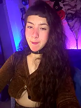 kitty  chs online show from October 28, 2025, 7:46 pm